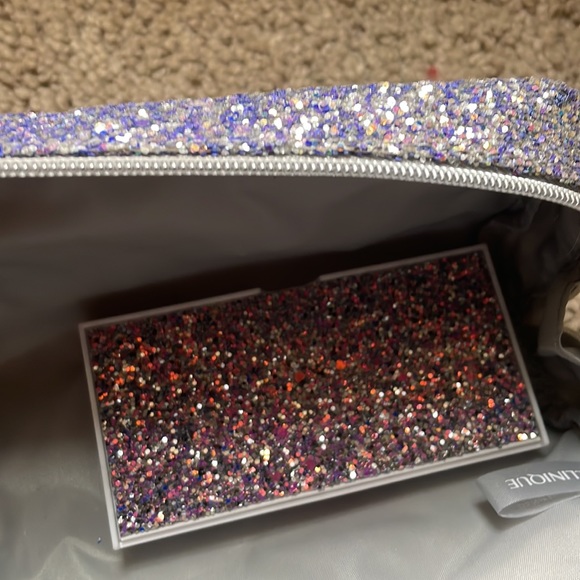 Makeup - Picture 3 of 5